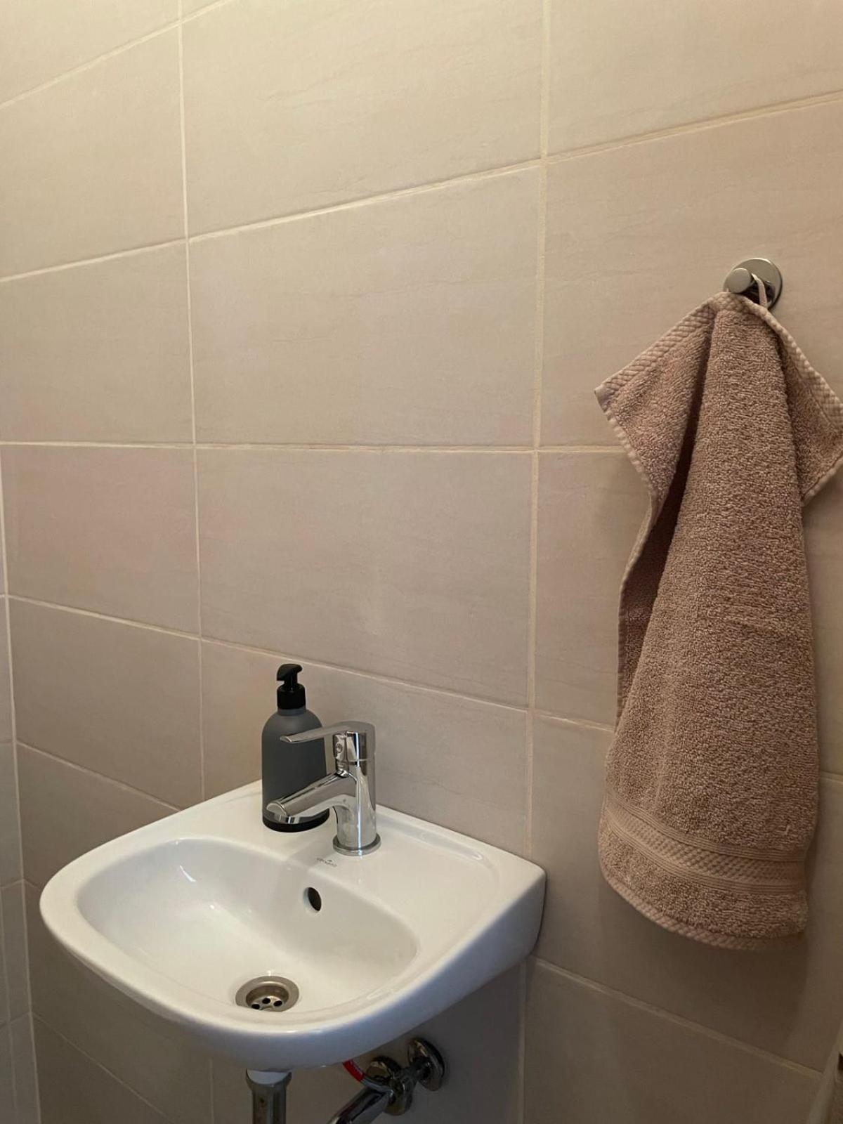 Macropolis Apartments Mişcolţ Cameră foto